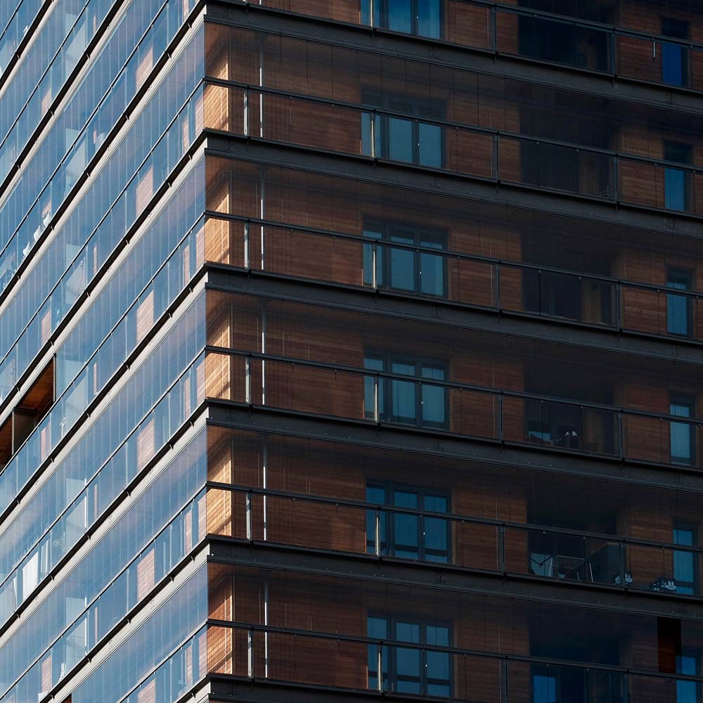 Weitere Ansicht des Holzhochhauses Roots in der Hafencity Hamburg